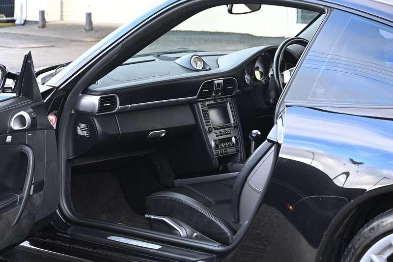 2005 Porsche 911 CARRERA 2 S