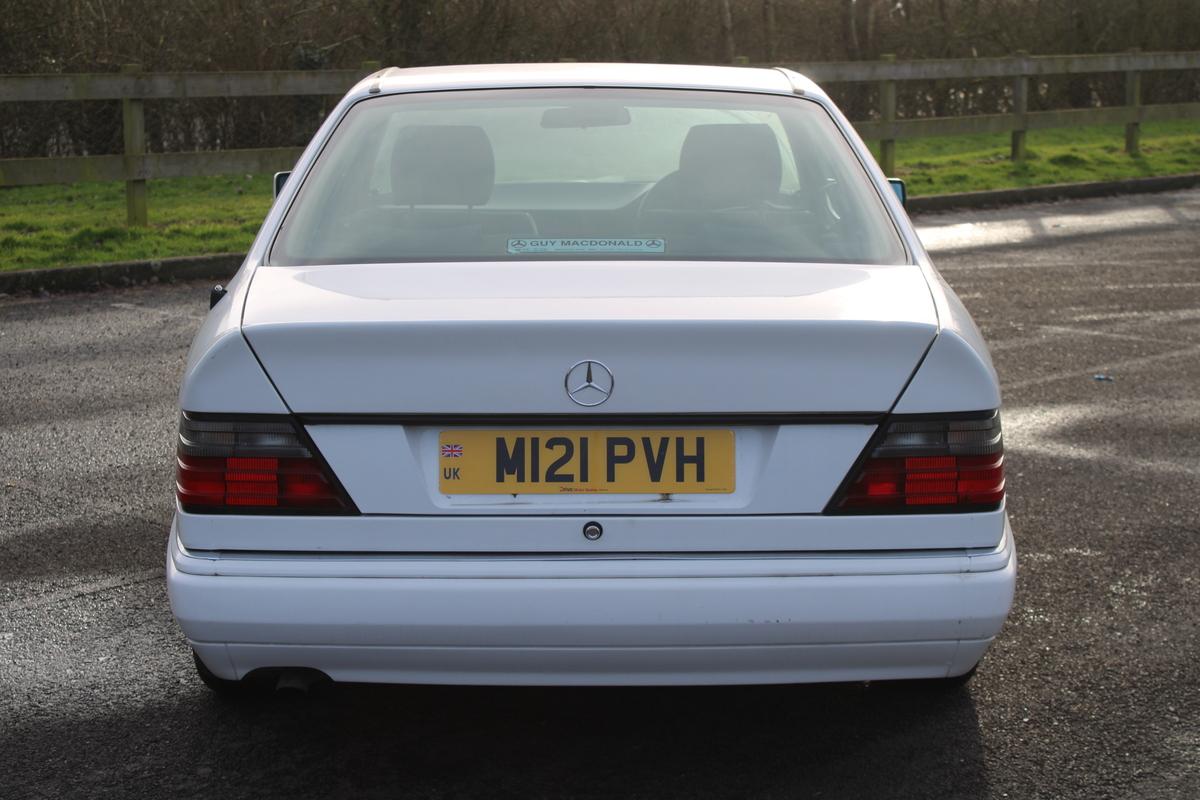 1995 Mercedes - Benz E220 COUPE AUTO
