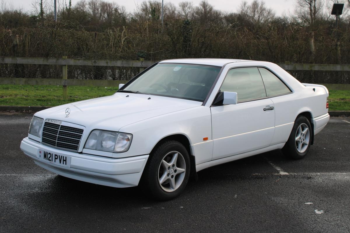 1995 Mercedes - Benz E220 COUPE AUTO