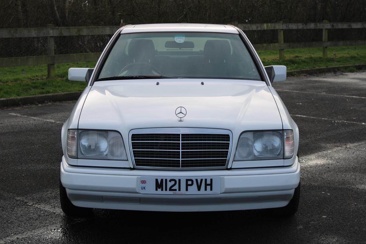 1995 Mercedes - Benz E220 COUPE AUTO