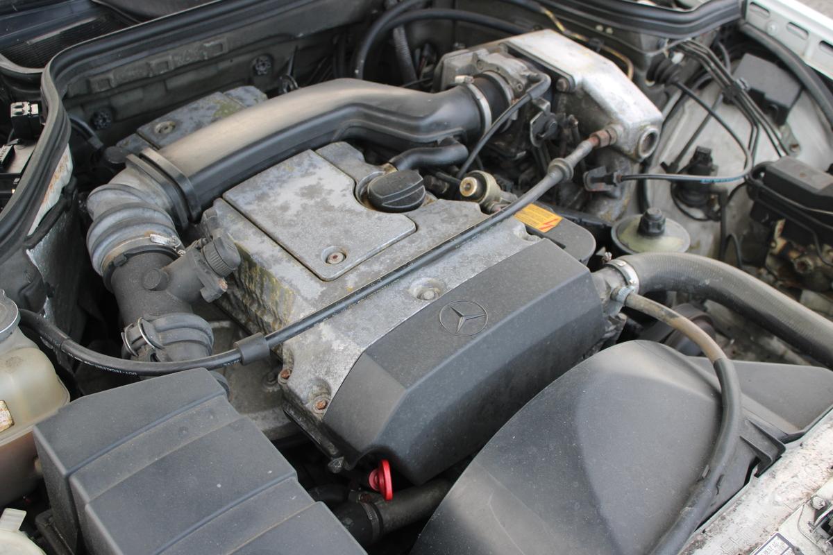 1995 Mercedes - Benz E220 COUPE AUTO