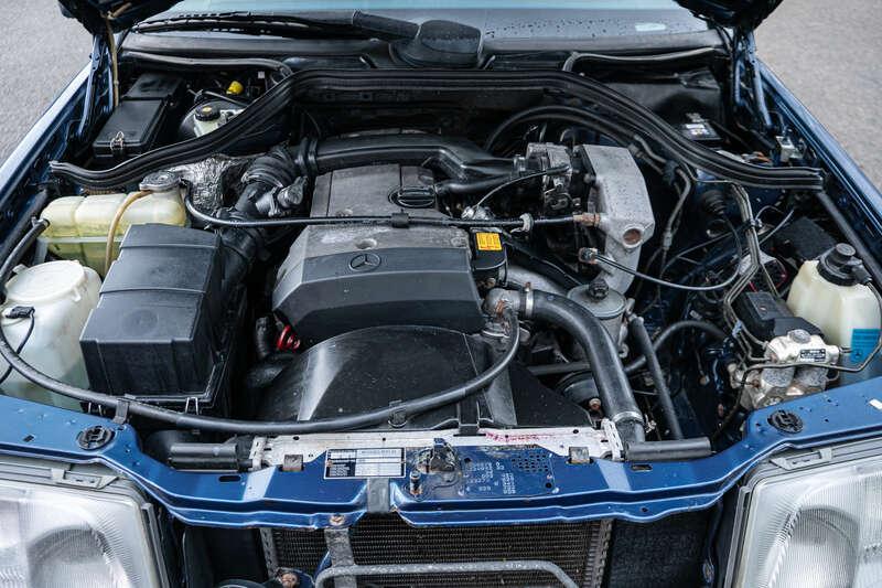 1993 Mercedes - Benz E220 ESTATE