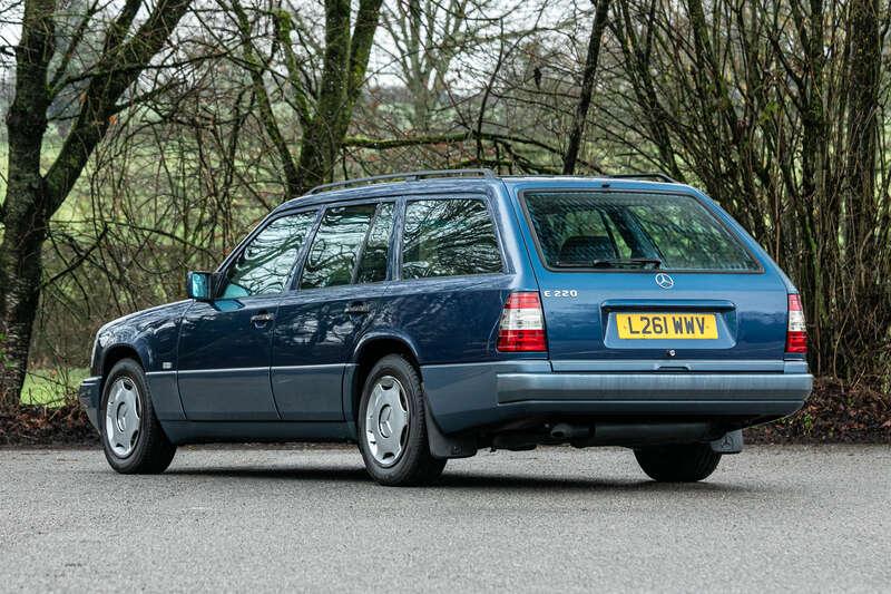 1993 Mercedes - Benz E220 ESTATE