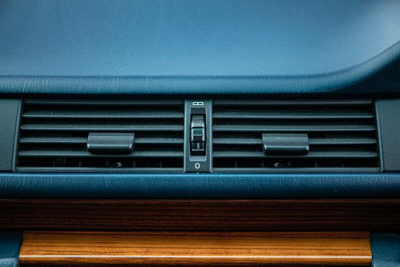 1993 Mercedes - Benz E220 ESTATE