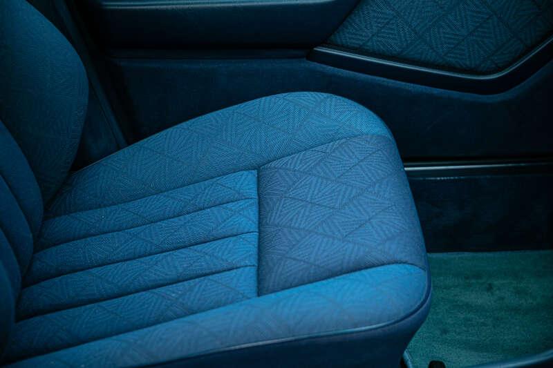 1993 Mercedes - Benz E220 ESTATE