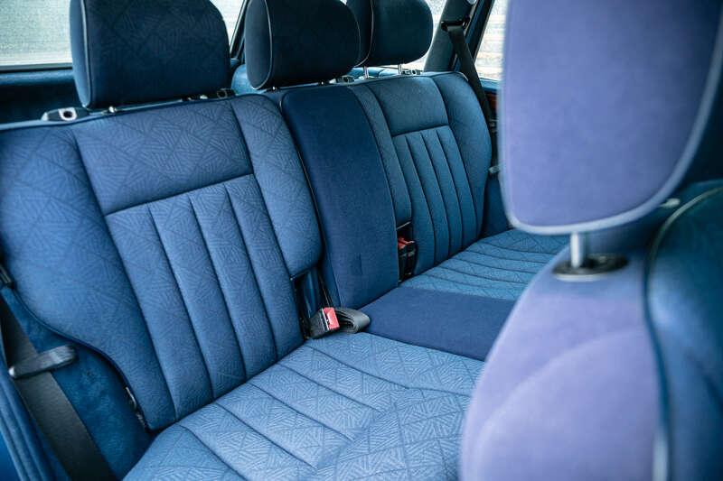 1993 Mercedes - Benz E220 ESTATE