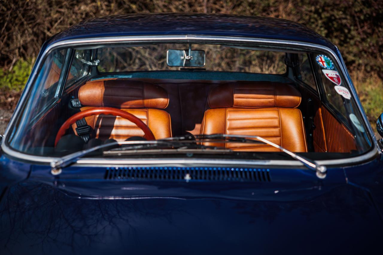 1974 Alfa Romeo GTV 2000