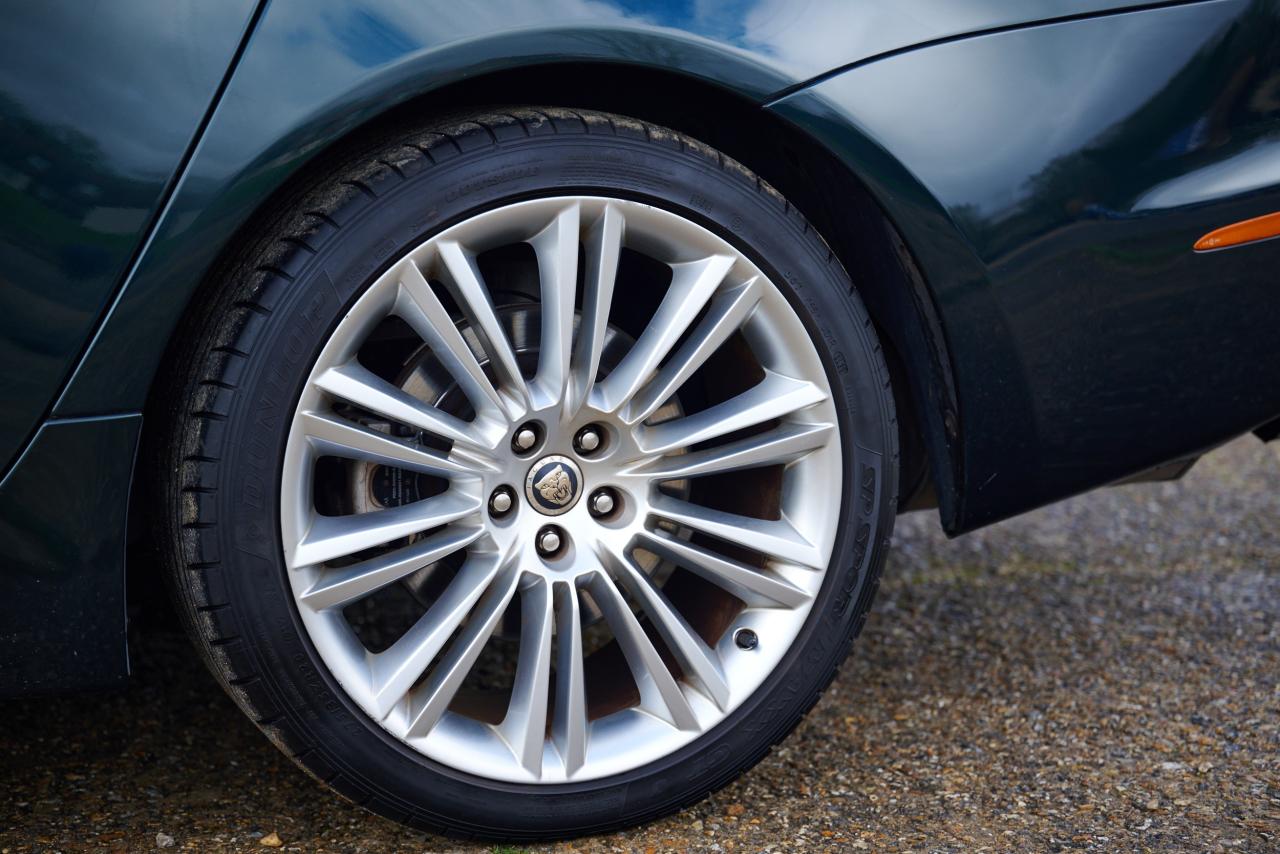 2010 Jaguar XJ V8 Premium Luxury (5.0 litre)