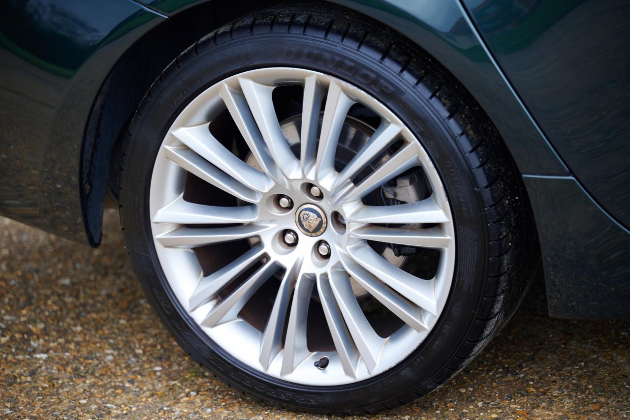 2010 Jaguar XJ V8 Premium Luxury (5.0 litre)