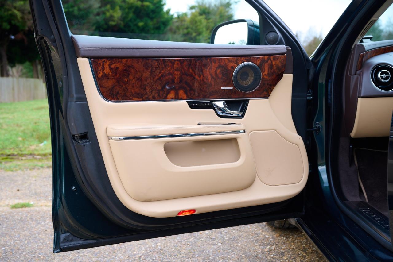 2010 Jaguar XJ V8 Premium Luxury (5.0 litre)