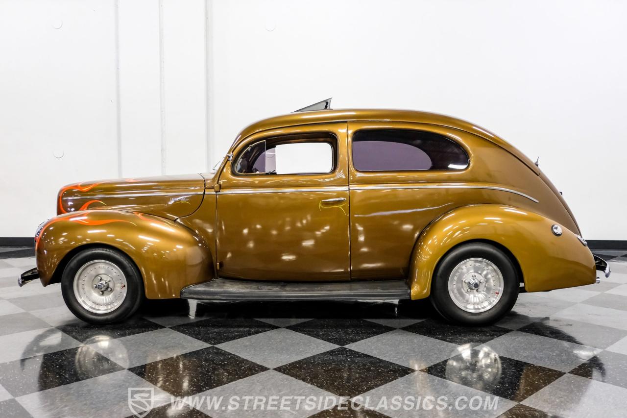 1940 Ford Deluxe Tudor Sedan