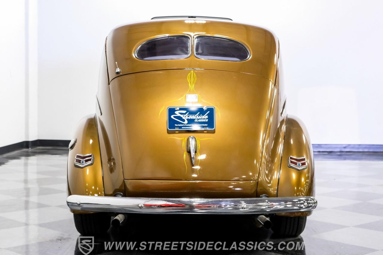 1940 Ford Deluxe Tudor Sedan