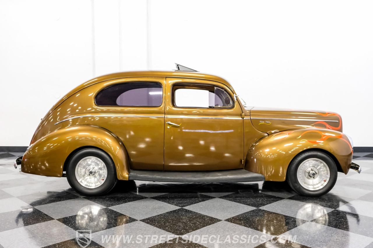 1940 Ford Deluxe Tudor Sedan