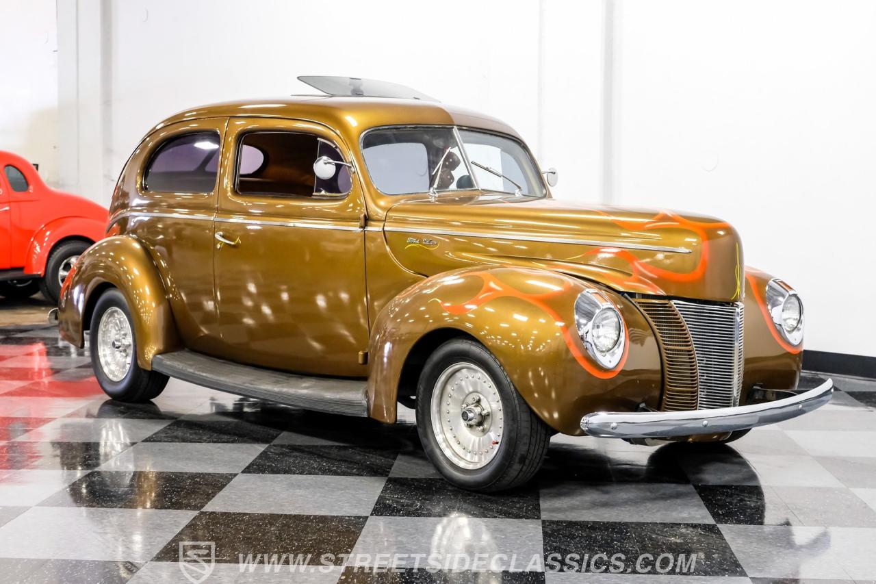 1940 Ford Deluxe Tudor Sedan