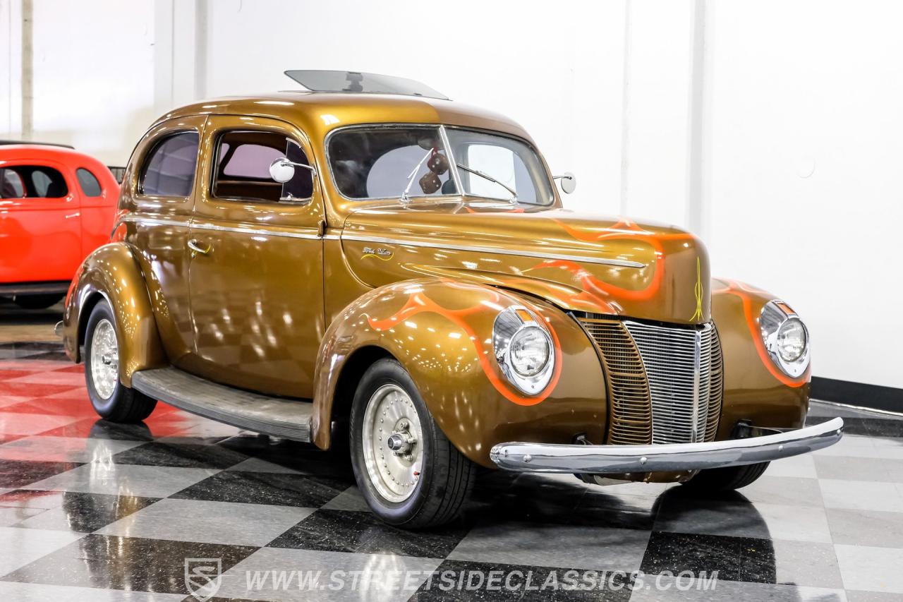 1940 Ford Deluxe Tudor Sedan