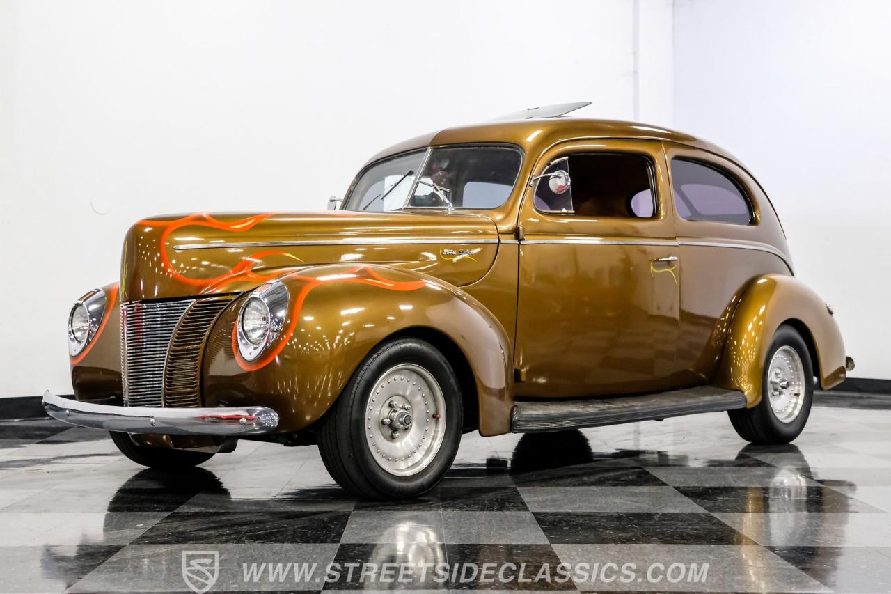 1940 Ford Deluxe Tudor Sedan