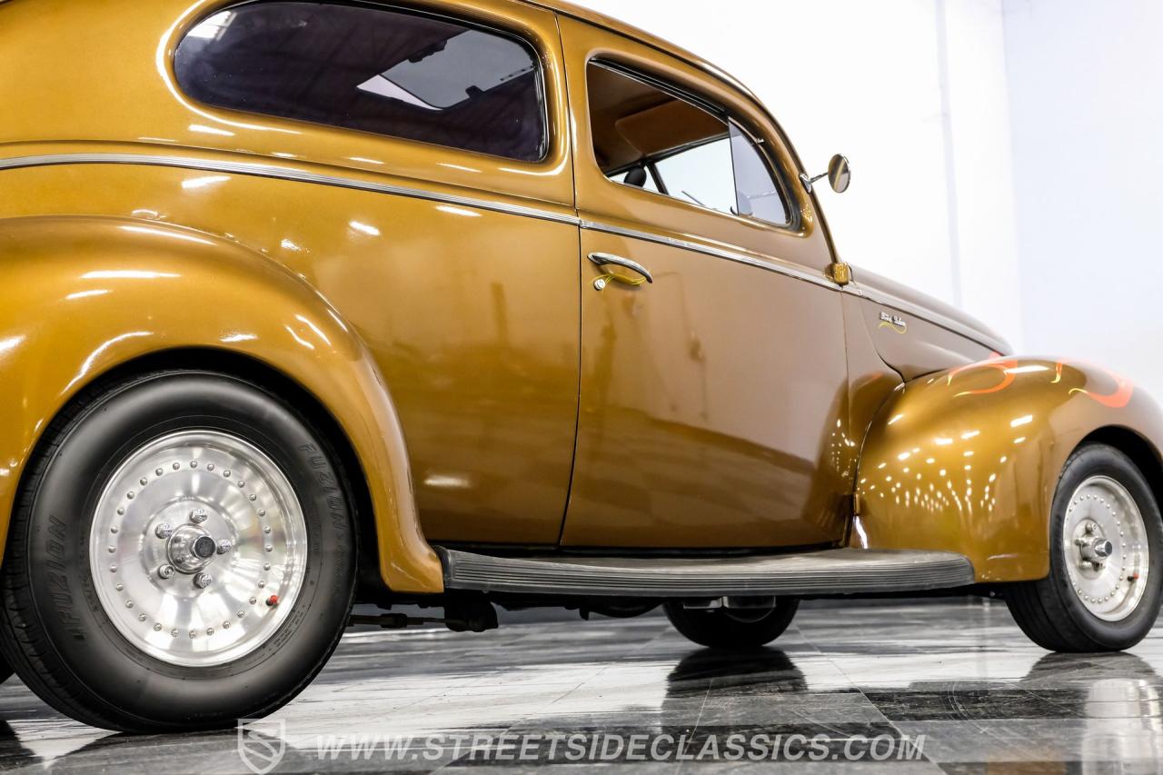 1940 Ford Deluxe Tudor Sedan