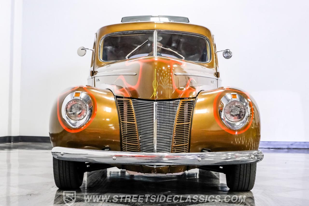 1940 Ford Deluxe Tudor Sedan