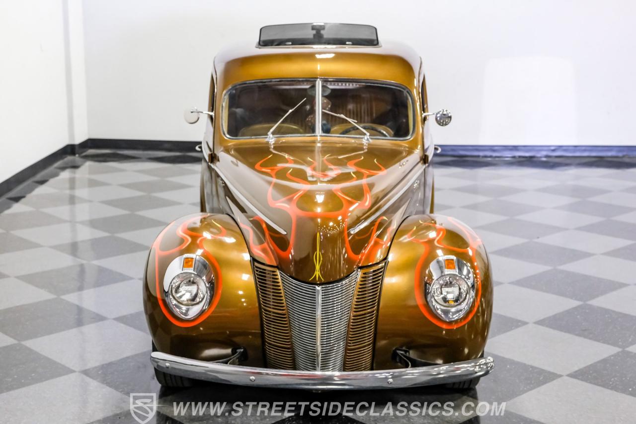 1940 Ford Deluxe Tudor Sedan