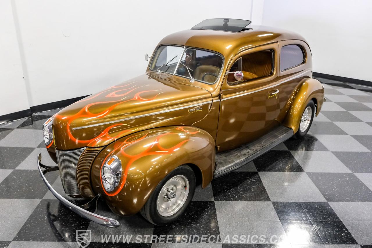 1940 Ford Deluxe Tudor Sedan