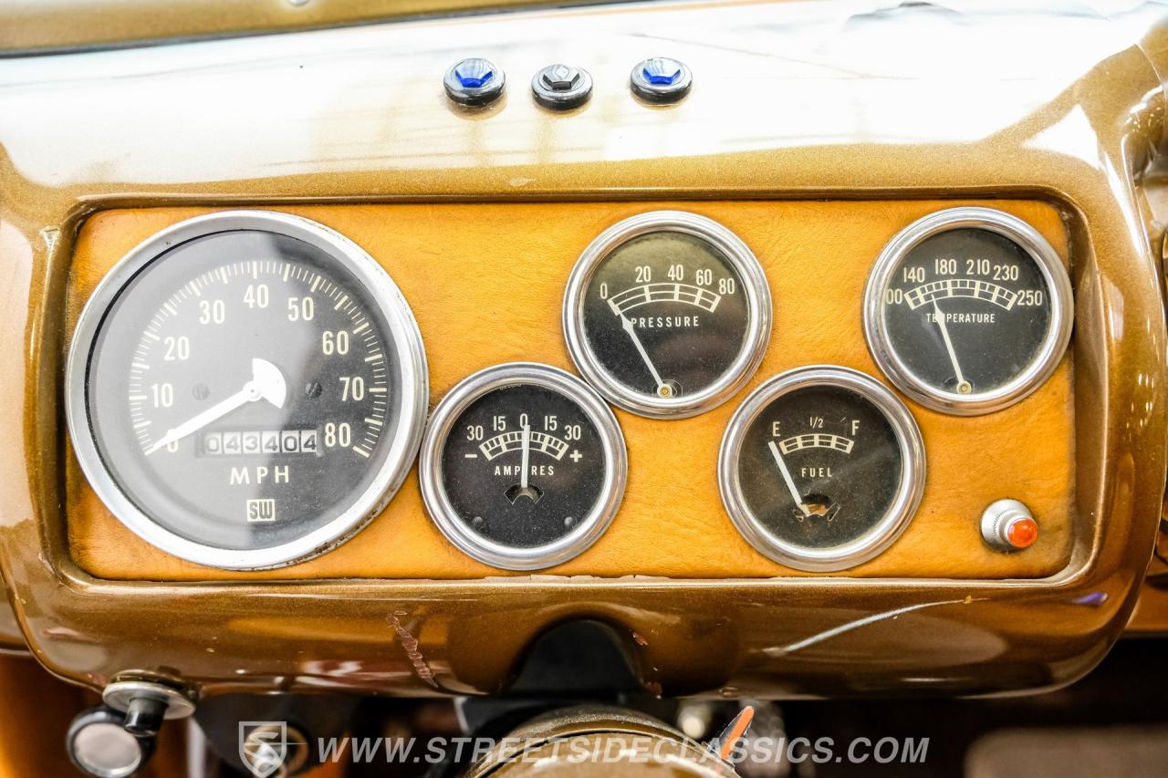 1940 Ford Deluxe Tudor Sedan