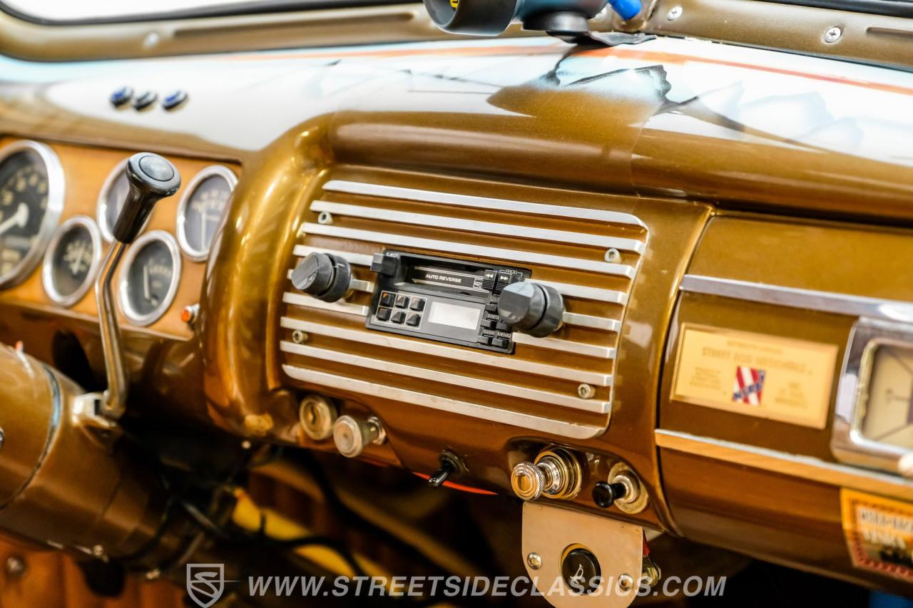 1940 Ford Deluxe Tudor Sedan