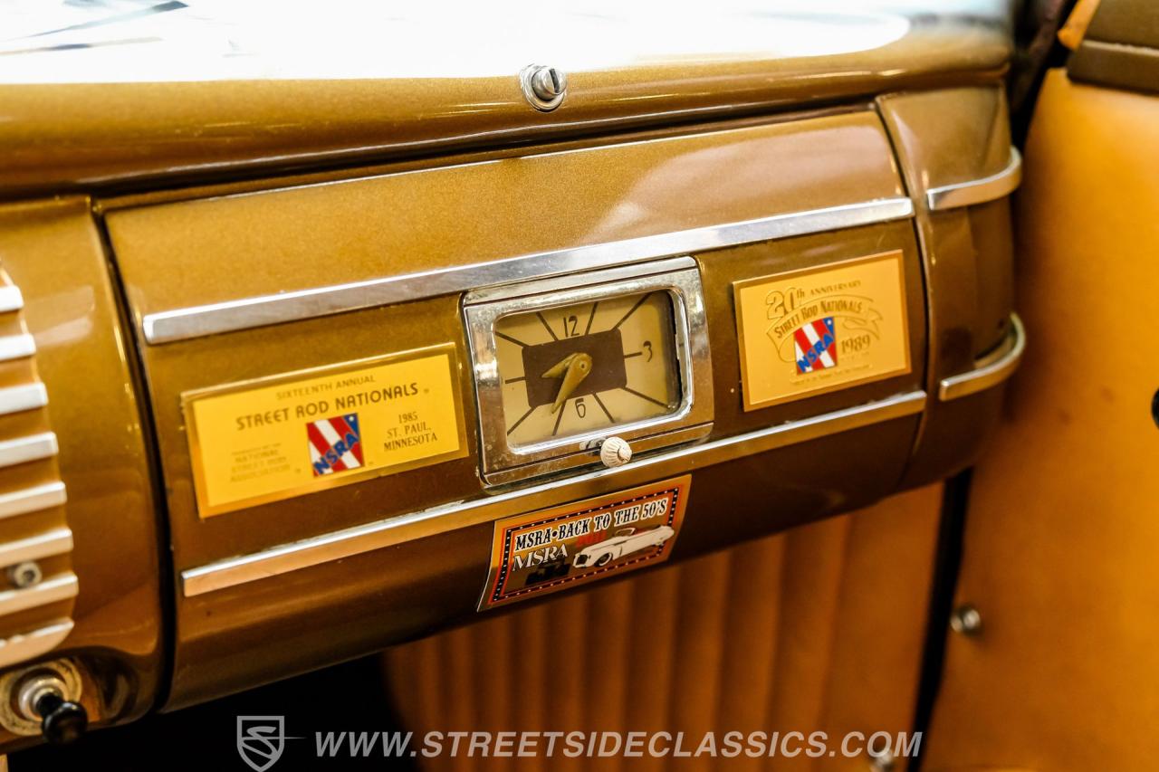 1940 Ford Deluxe Tudor Sedan