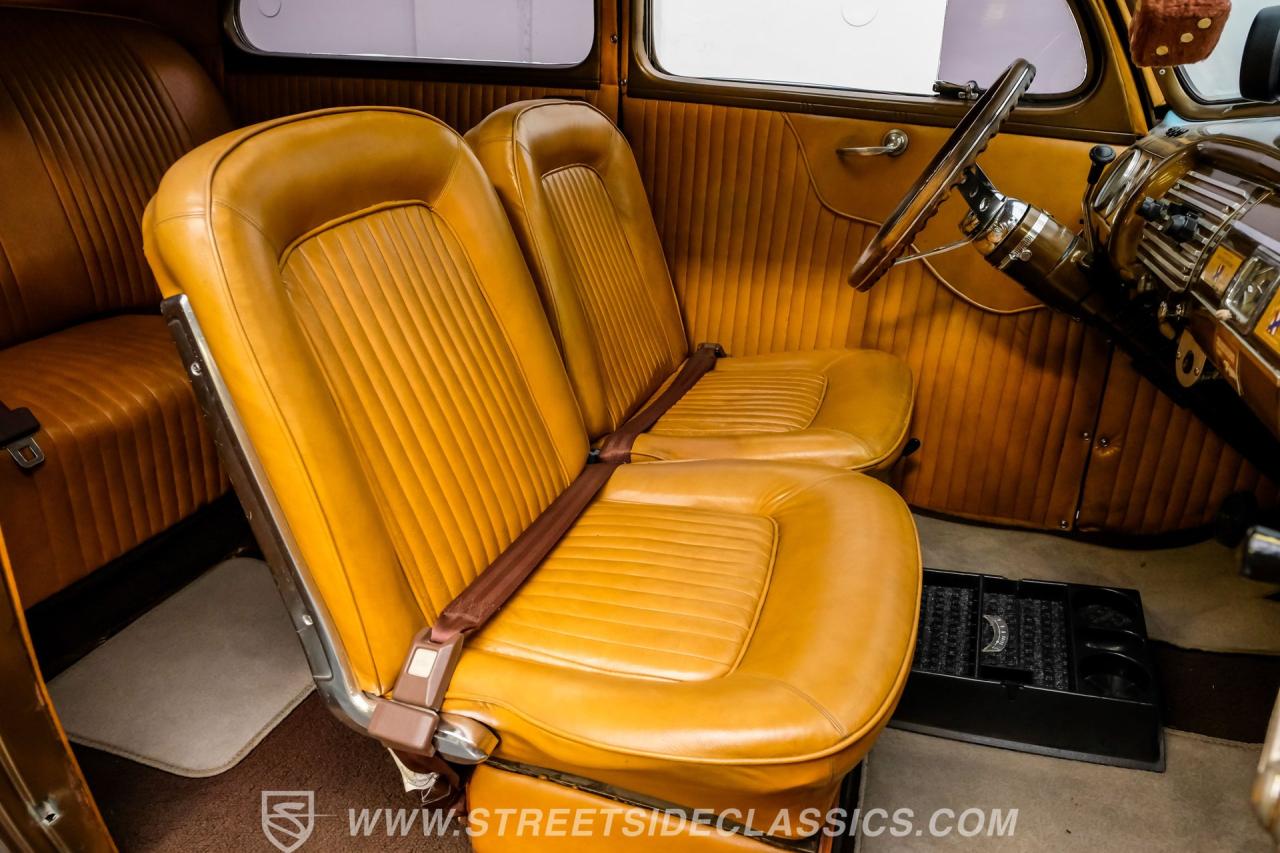 1940 Ford Deluxe Tudor Sedan