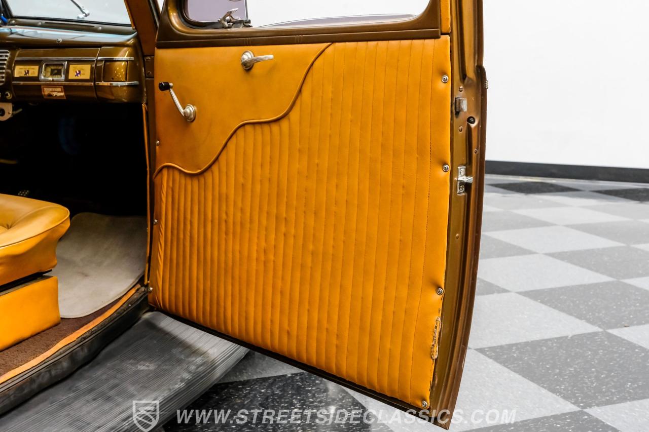 1940 Ford Deluxe Tudor Sedan