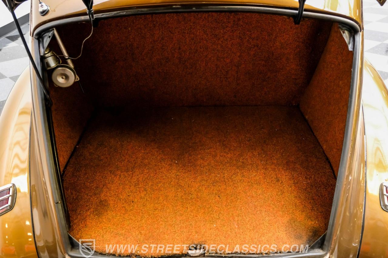 1940 Ford Deluxe Tudor Sedan