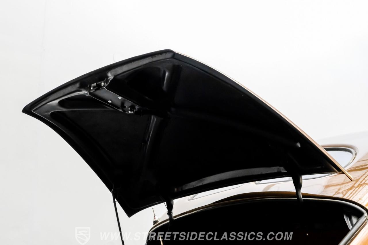 1940 Ford Deluxe Tudor Sedan