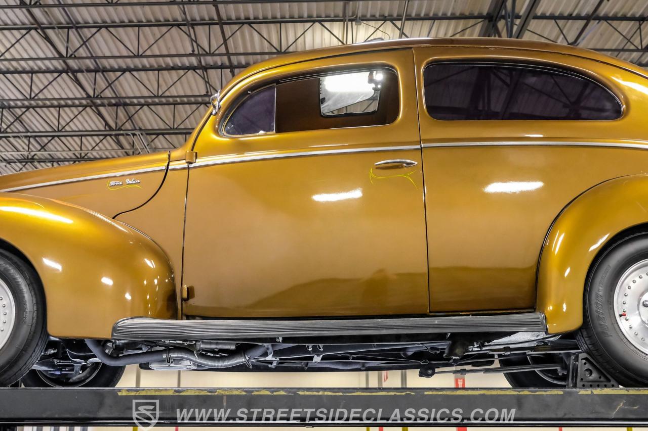 1940 Ford Deluxe Tudor Sedan