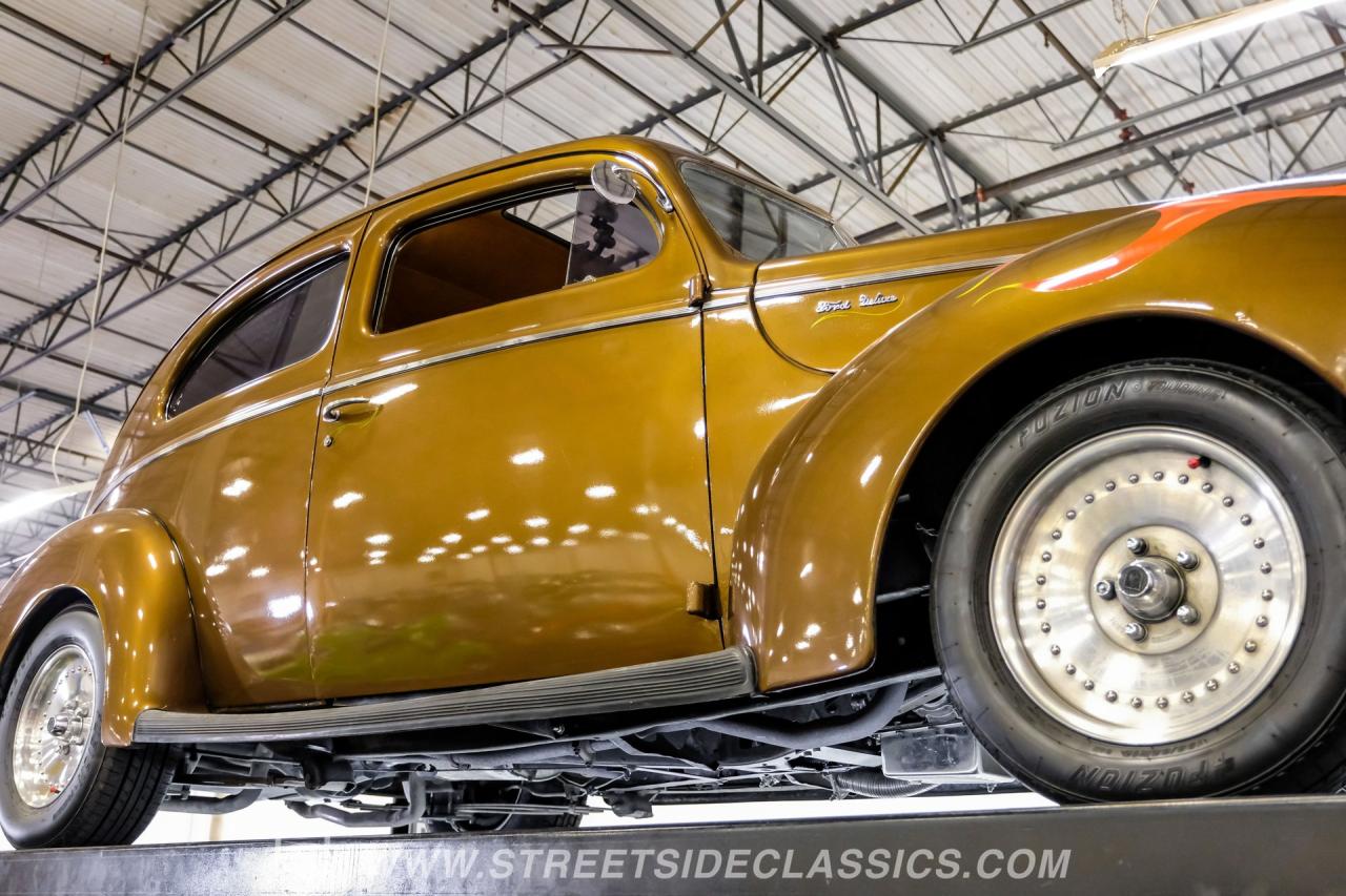 1940 Ford Deluxe Tudor Sedan