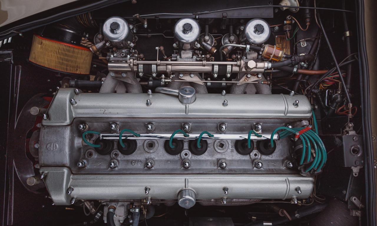 1968 Aston Martin DB6 Volante