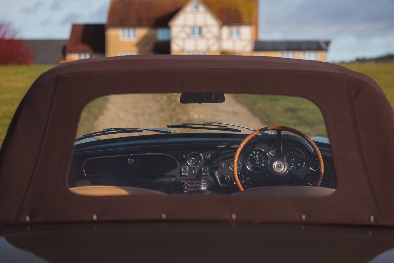 1968 Aston Martin DB6 Volante