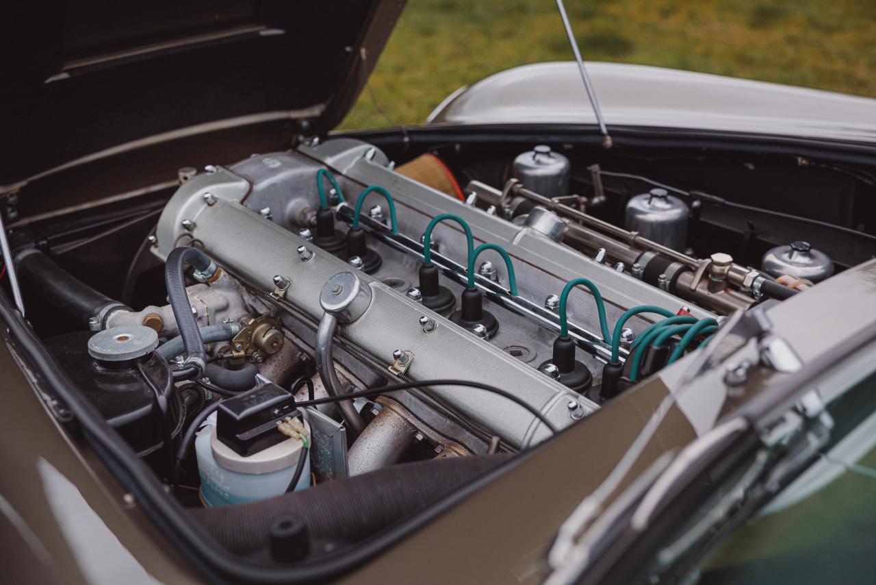 1968 Aston Martin DB6 Volante