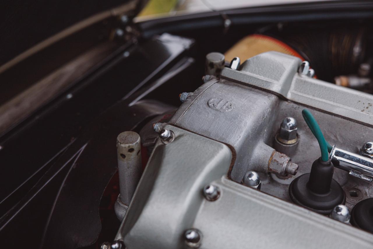 1968 Aston Martin DB6 Volante