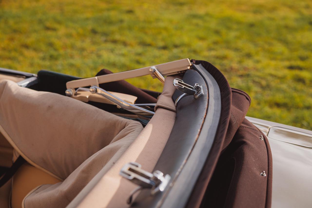 1968 Aston Martin DB6 Volante