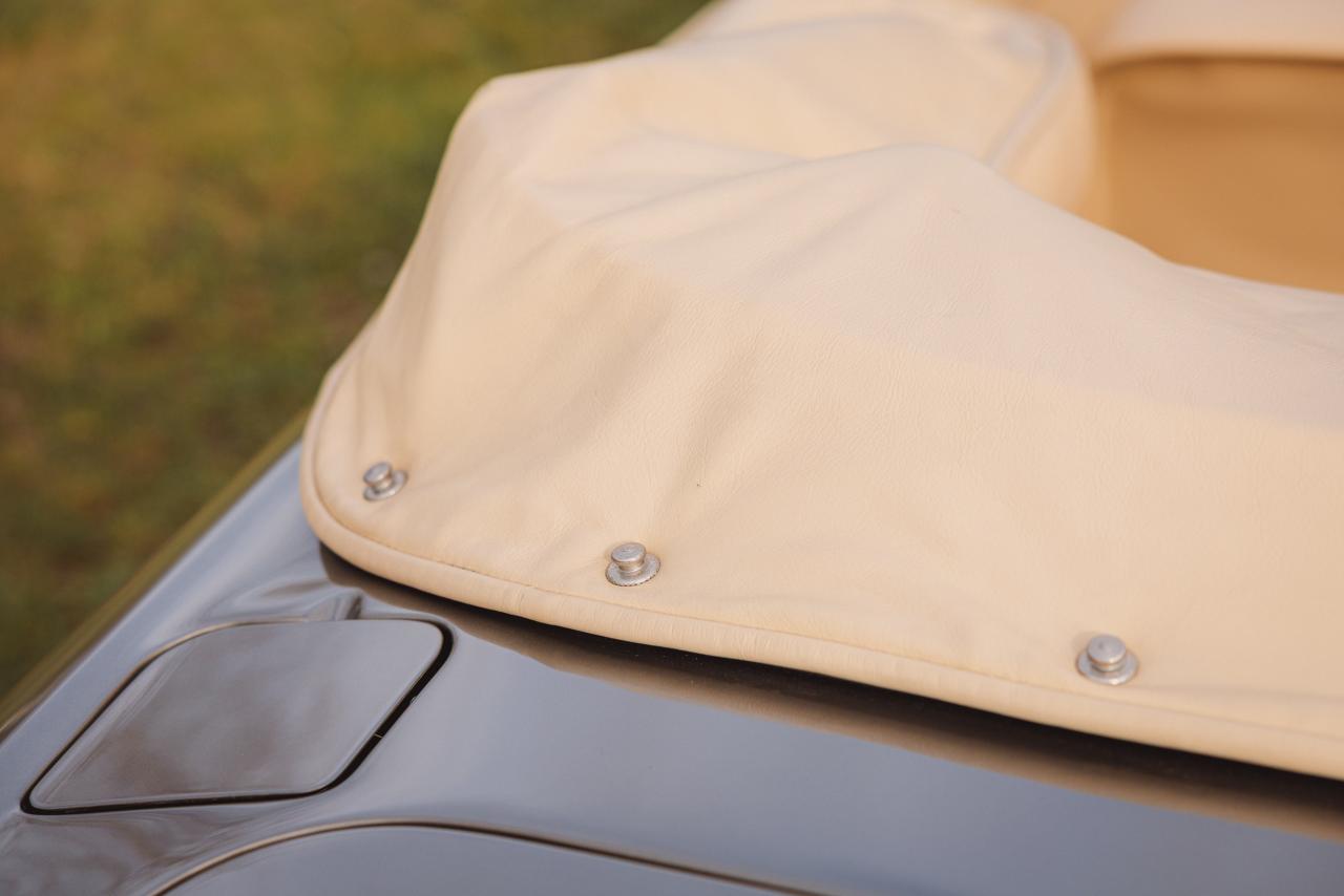 1968 Aston Martin DB6 Volante