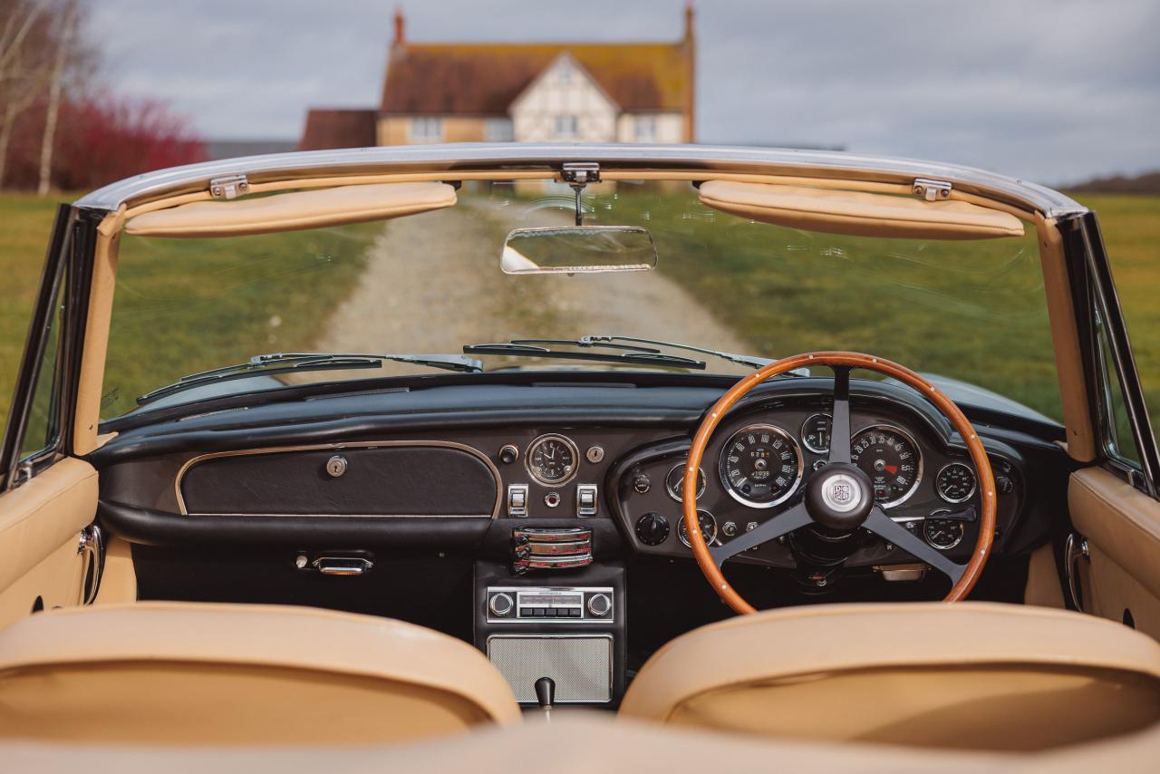1968 Aston Martin DB6 Volante