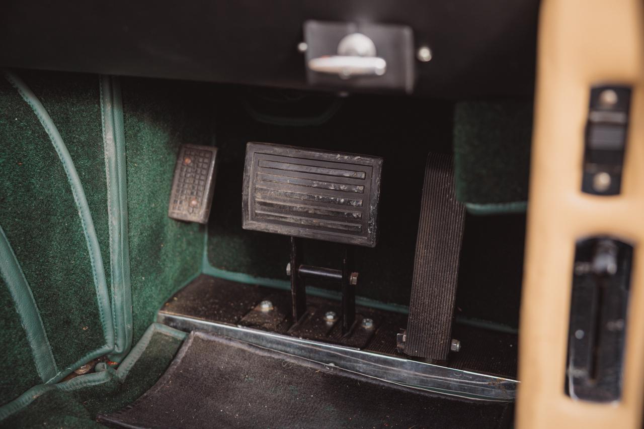 1968 Aston Martin DB6 Volante