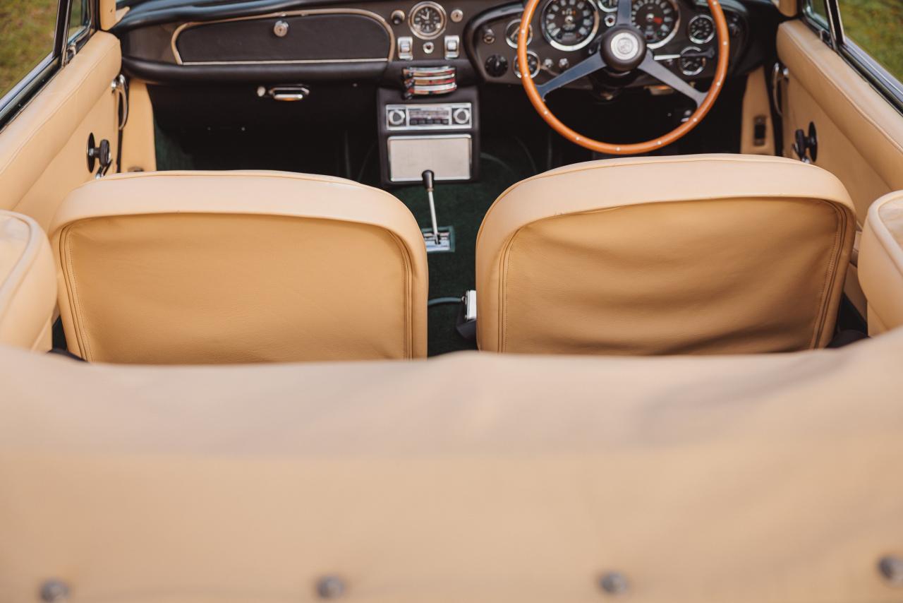 1968 Aston Martin DB6 Volante