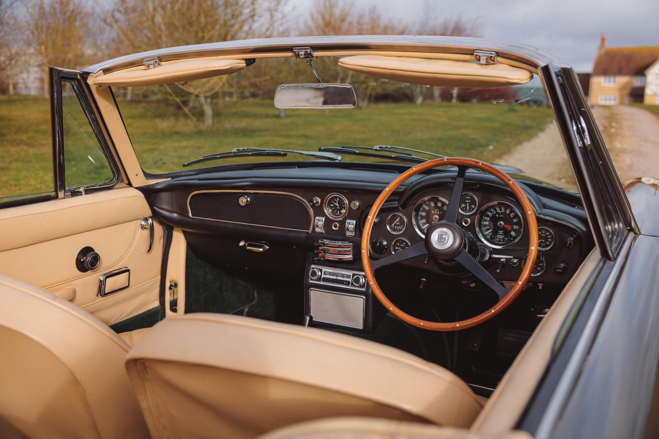 1968 Aston Martin DB6 Volante