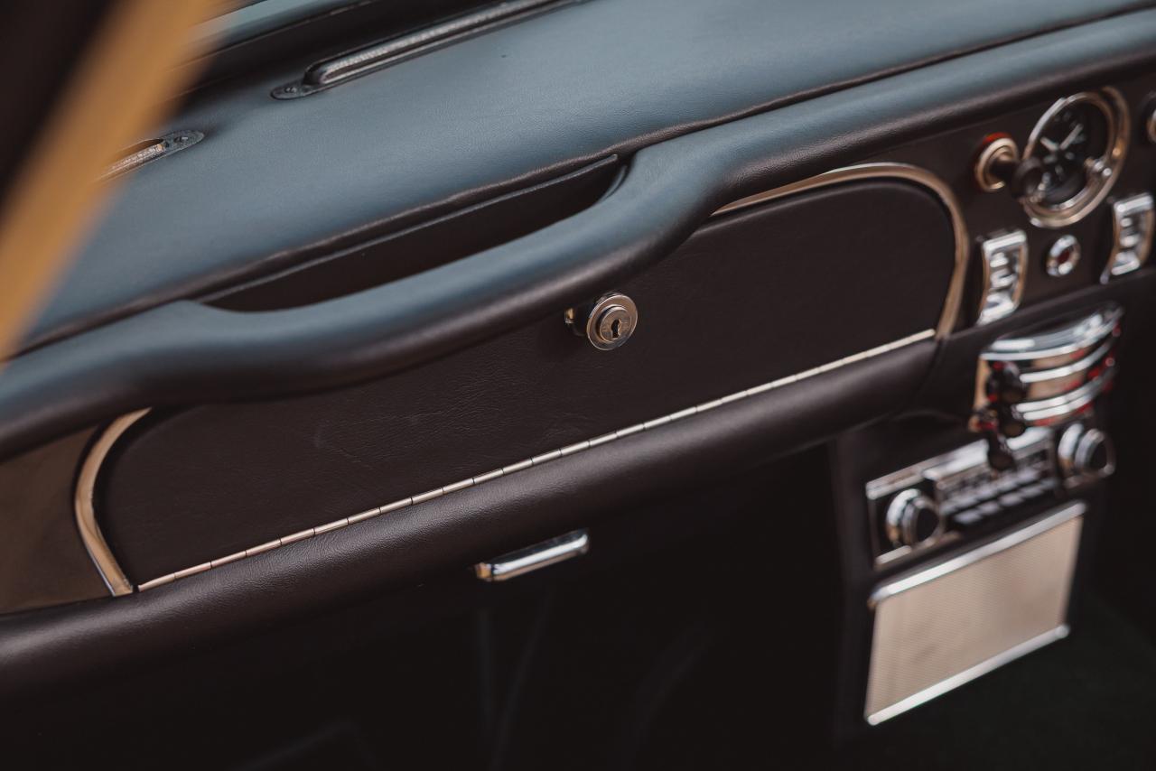 1968 Aston Martin DB6 Volante