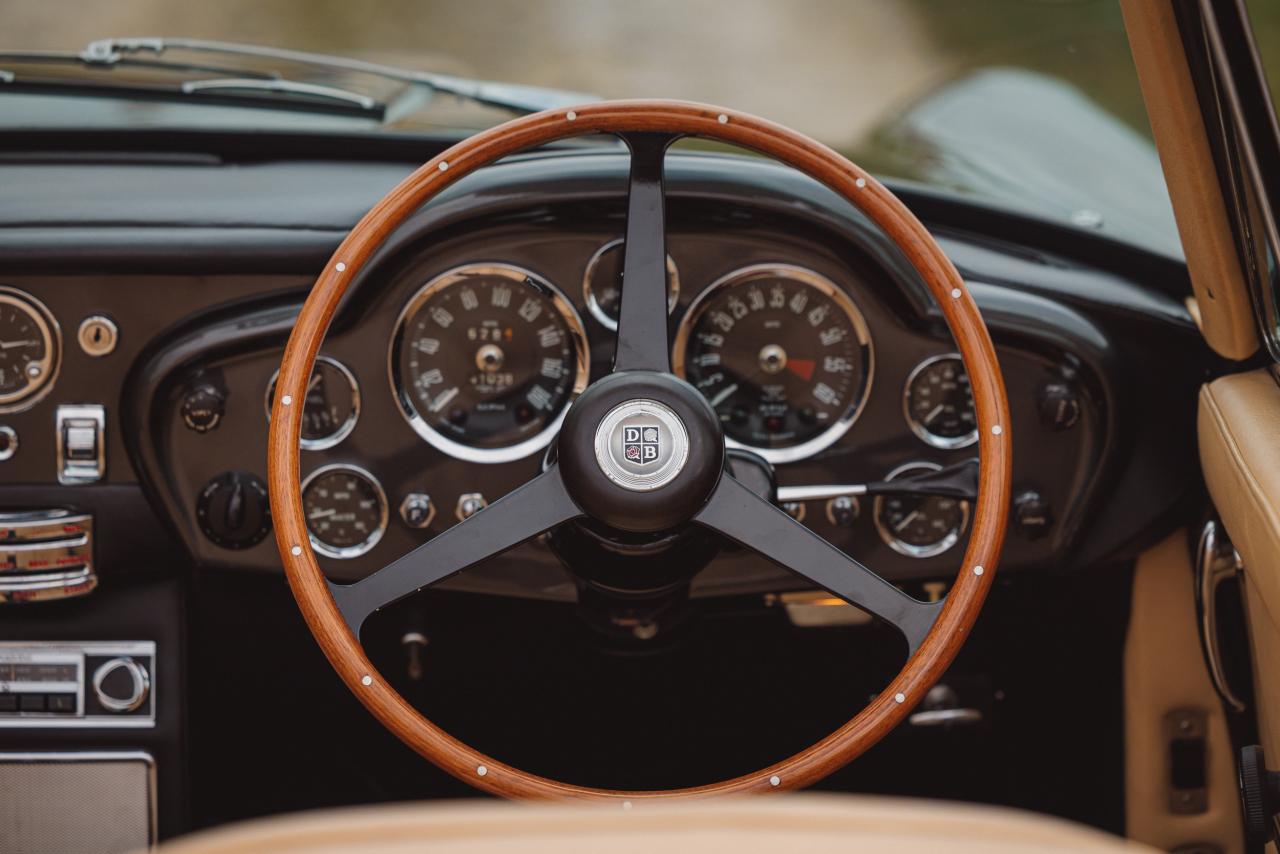 1968 Aston Martin DB6 Volante