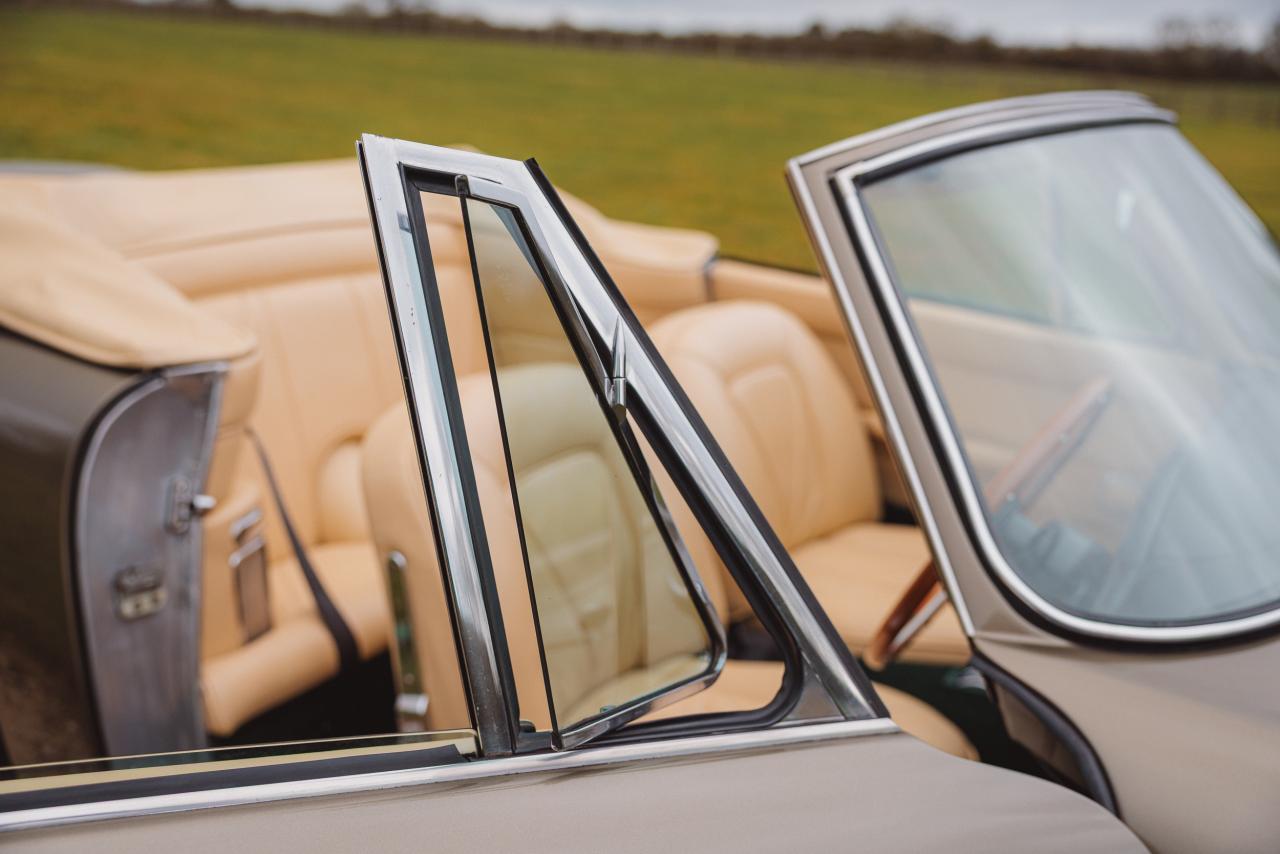 1968 Aston Martin DB6 Volante