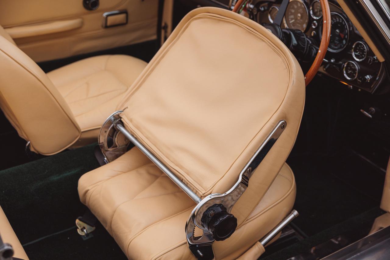 1968 Aston Martin DB6 Volante