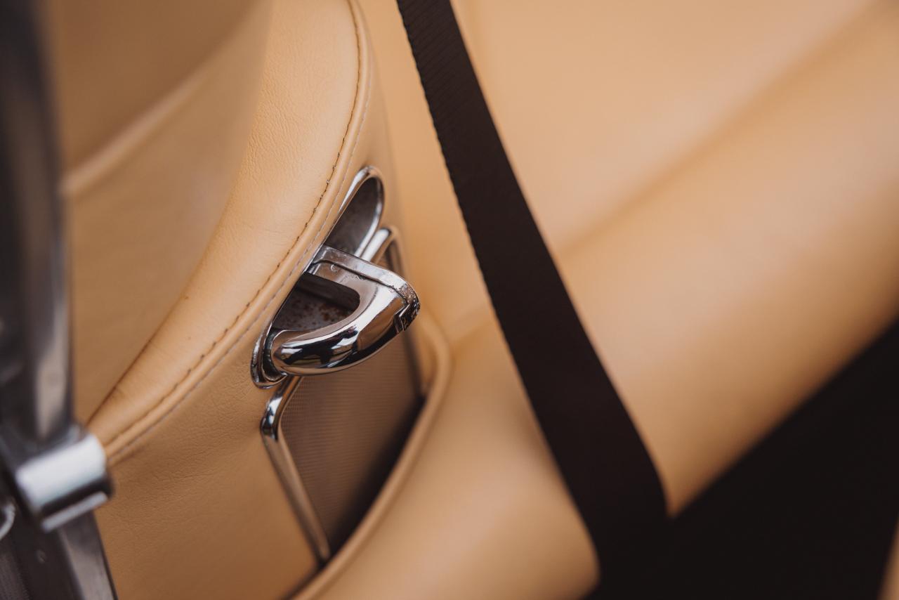 1968 Aston Martin DB6 Volante