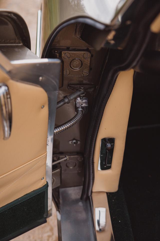 1968 Aston Martin DB6 Volante