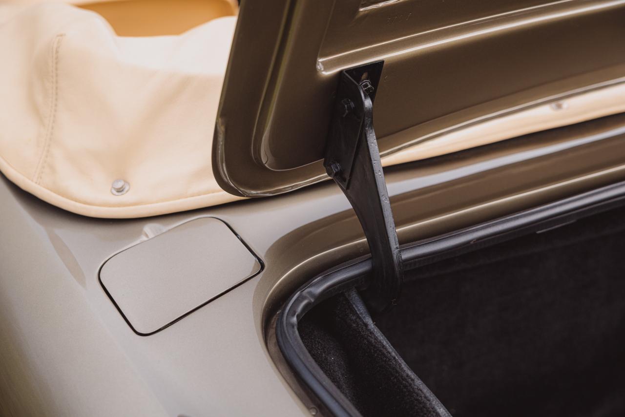 1968 Aston Martin DB6 Volante